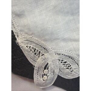 Set of 4 Vintage Linen Napkins Floral Table Linens, Bread Basket, Clean 430